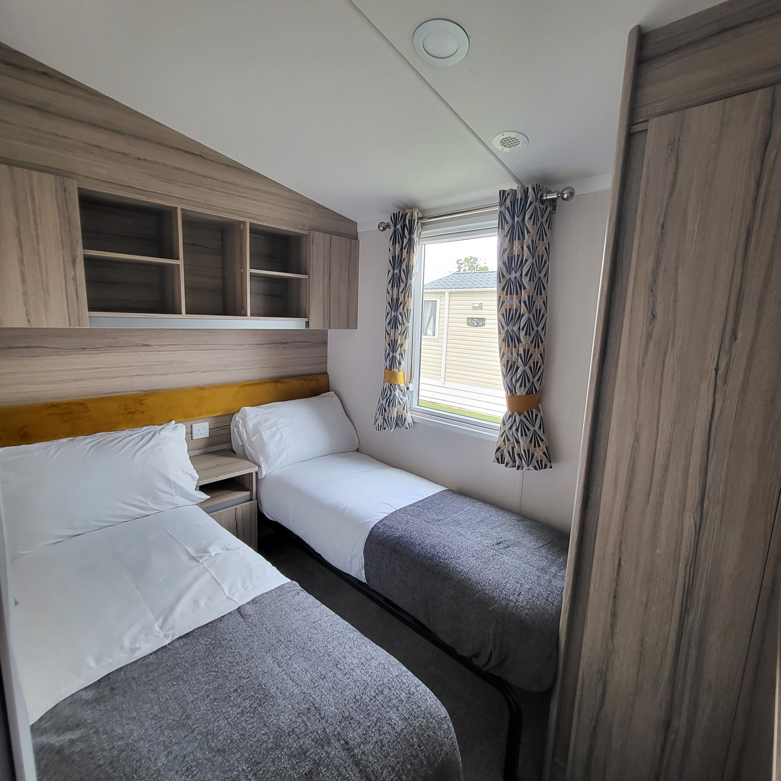 Gallery Image –  Cedarwood CW46 at Flamingo Land (Cedarwood)