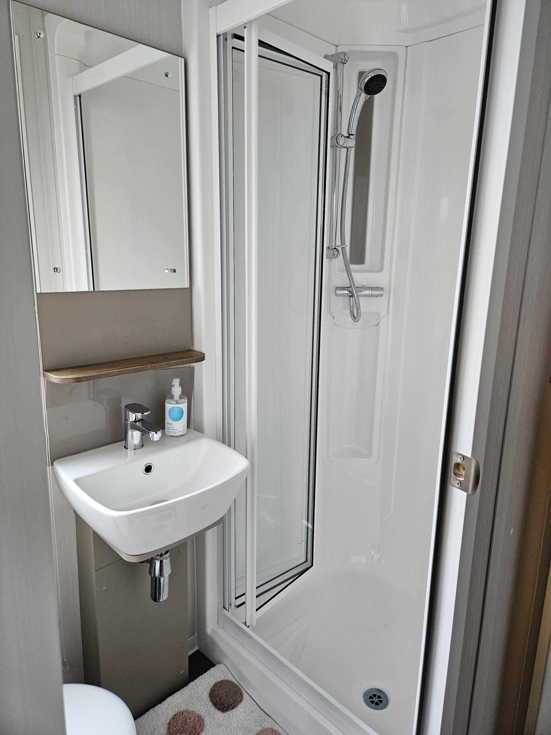 Gallery Image –  Willow Grove A104 at Flamingo Land (Willow Grove)